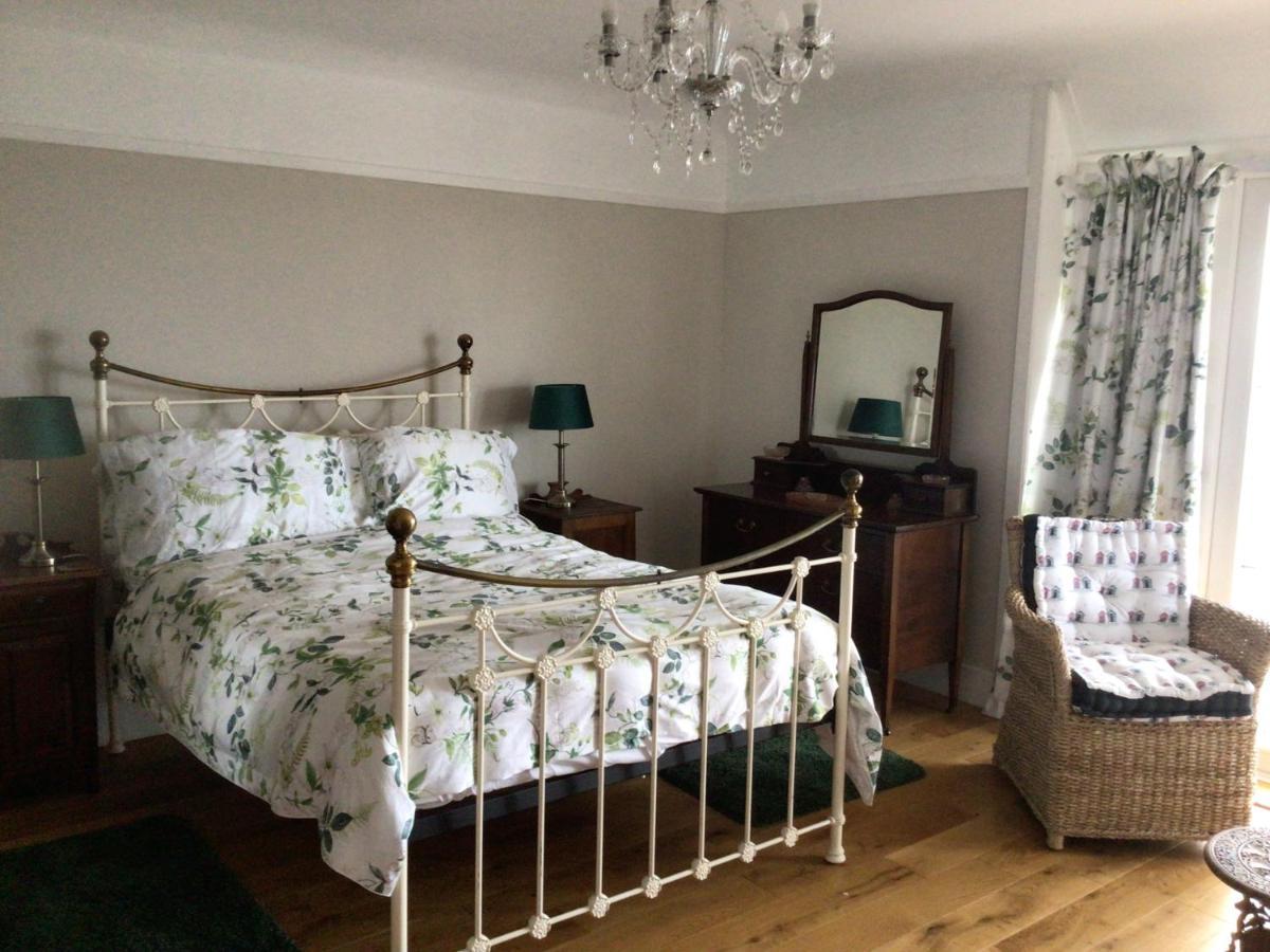 Ocean Waves Bed & Breakfast Gorleston-On-Sea ภายนอก รูปภาพ